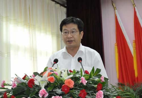 安康市718抗洪救灾先进事迹报告会在岚皋县隆重举行